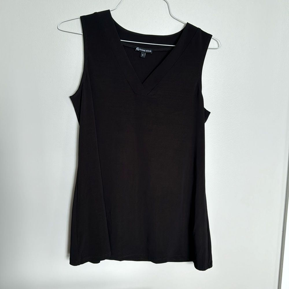 Franne Golde stretch sleeveless v-neck size M in black
